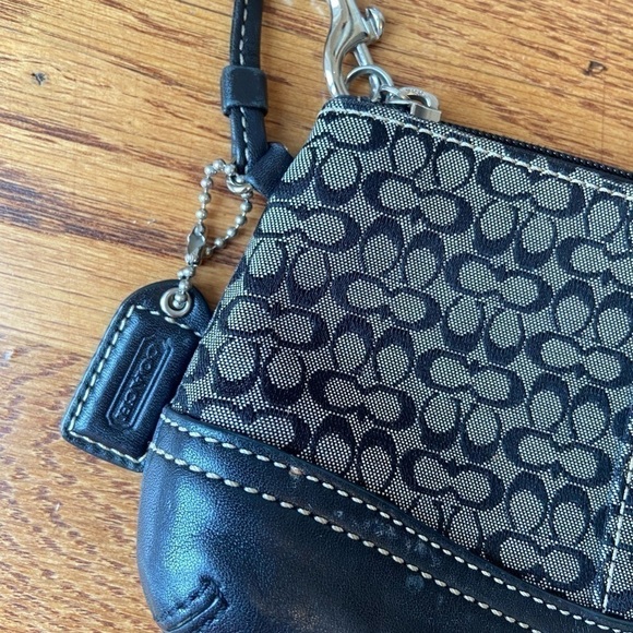 coach wristlet black/dark gray leather and fabric used good condition - Picture 8 of 10